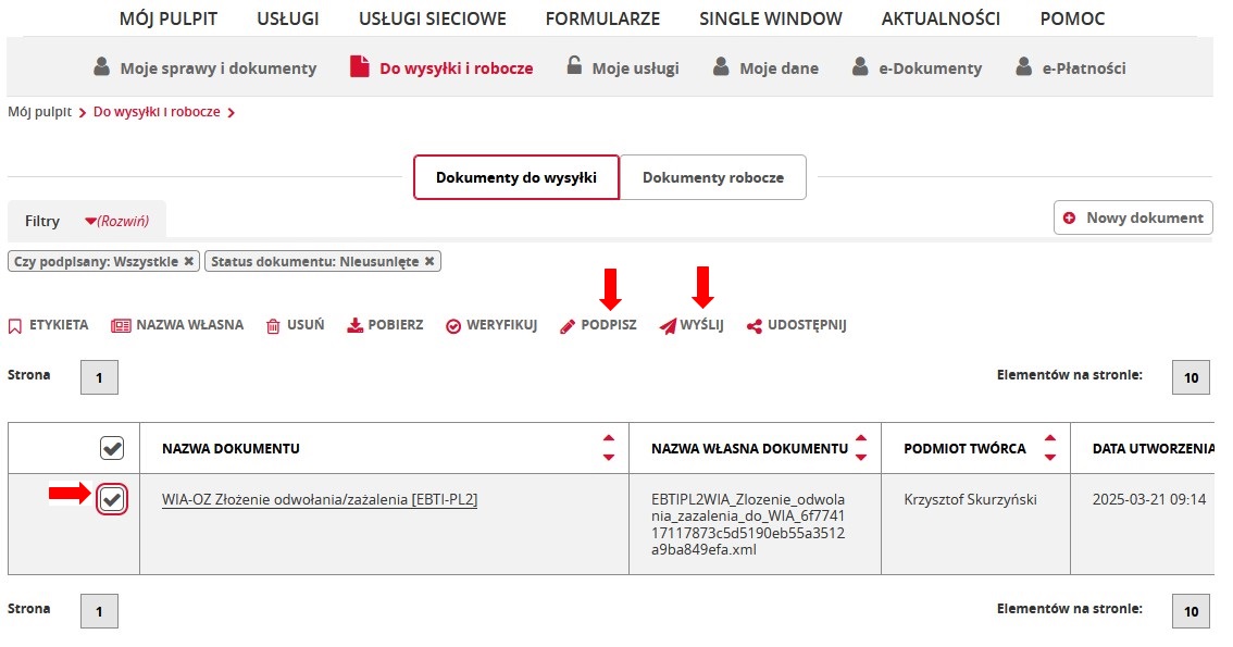 fragment ekranu systemu PUESC z czerwonymi strzałkami wskazującymi na tekst: „Podpisz” oraz „Wyślij” oraz symbol „☑”.